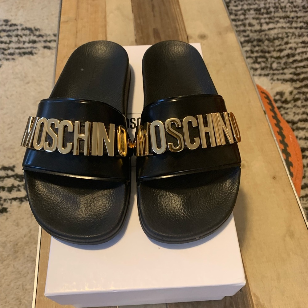 Moschino Slides